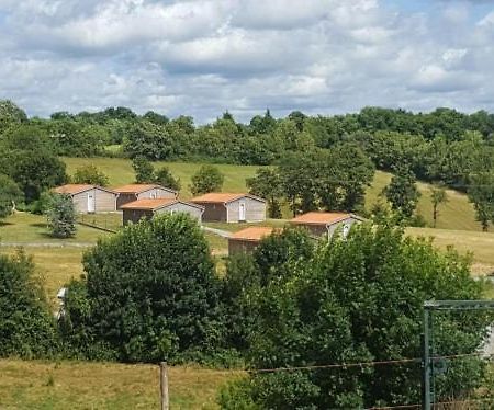 Les Chalets D Hermine Montredon-Labessonnie Exterior photo