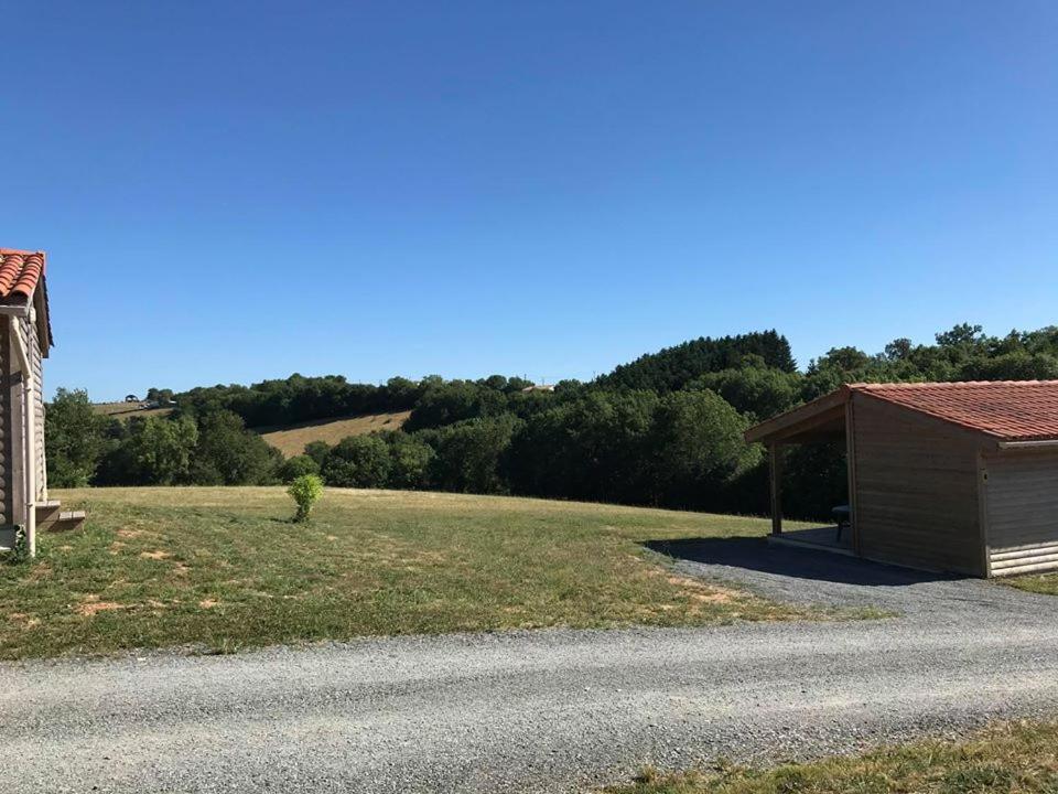 Les Chalets D Hermine Montredon-Labessonnie Exterior photo